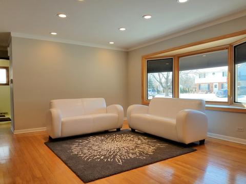 1175 Hewitt Dr, Des Plaines, IL 60016 photo 4