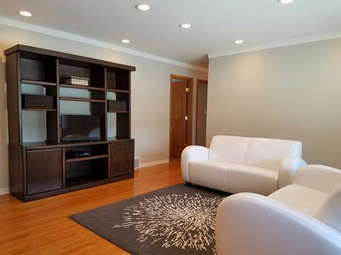 1175 Hewitt Dr, Des Plaines, IL 60016 photo 3