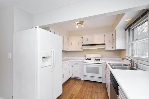 2515 Dundee Rd, Northbrook, IL 60062 photo 4