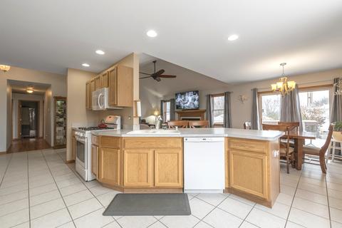 5 Sunset Ct, Steger, IL 60475 photo 5