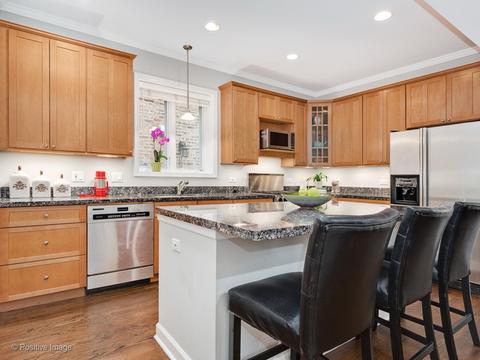 2145 W Addison St, Chicago, IL 60618 photo 9