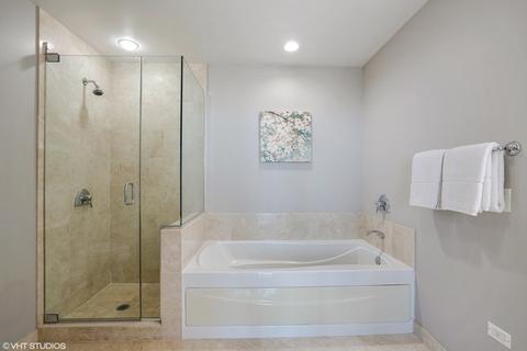 21 E Huron St #3301, Chicago, IL 60611 photo 10