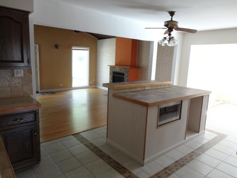 1665 Dennison Rd, Hoffman Estates, IL 60169 photo 4