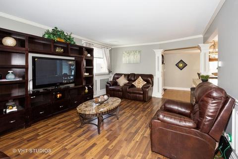 934 Symphony Dr, Aurora, IL 60504 photo 3