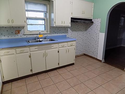 2445 S 17th Ave, Broadview, IL 60155 photo 2