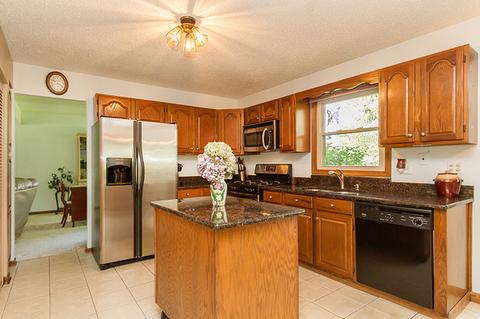 1136 Monroe Dr, Bartlett, IL 60103 photo 9