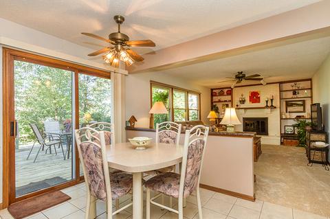 1136 Monroe Dr, Bartlett, IL 60103 photo 8