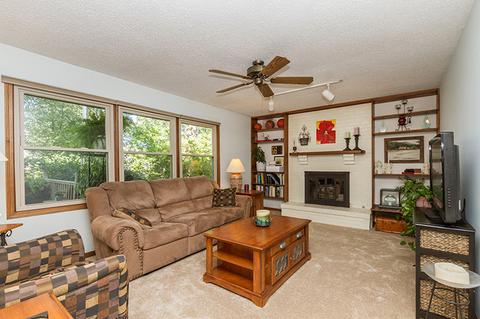 1136 Monroe Dr, Bartlett, IL 60103 photo 11