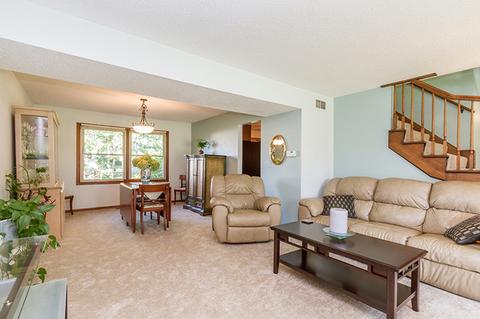 1136 Monroe Dr, Bartlett, IL 60103 photo 5