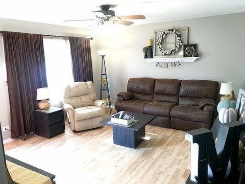 1086 Sebring Dr, Elgin, IL 60120 photo 2