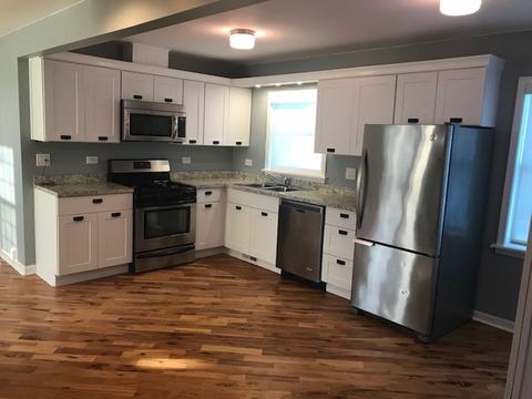 5112 Parkview Dr, Mccullom Lake, IL 60050 photo 2