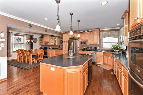 2233 Bell Rd, Minooka, IL 60447 photo 7