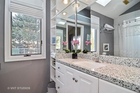 440 Azalea Ln, Hoffman Estates, IL 60169 photo 9