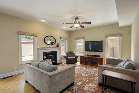 27 Elm St, Glenview, IL 60025 photo 3
