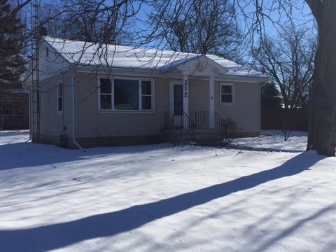 212 Adams St, Genoa, IL 60135 photo 2