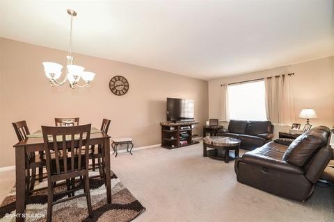 3385 Cameron Dr, Elgin, IL 60124 photo 2
