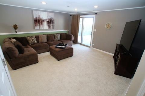 112 E Sherman St, Bartlett, IL 60103 photo 10