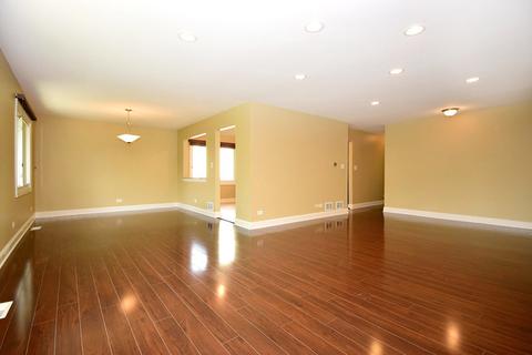 640 E Holly Ct, Addison, IL 60101 photo 3