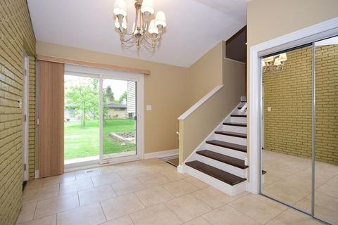 640 E Holly Ct, Addison, IL 60101 photo 2