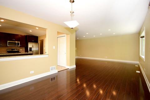 640 E Holly Ct, Addison, IL 60101 photo 4