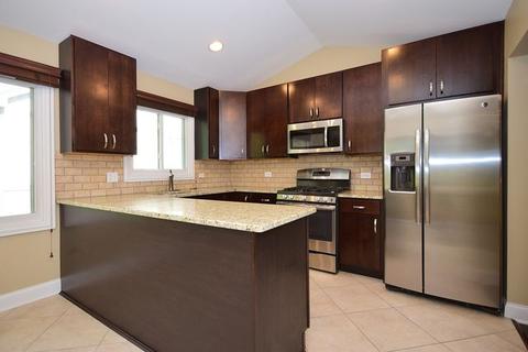 640 E Holly Ct, Addison, IL 60101 photo 6