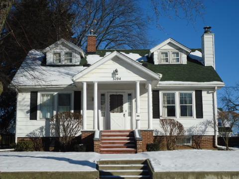 3704 Main St, Mchenry, IL 60050 photo 1