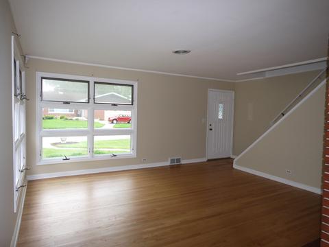 940 E Walnut Ave, Des Plaines, IL 60016 photo 4