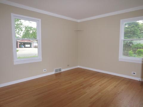 940 E Walnut Ave, Des Plaines, IL 60016 photo 10