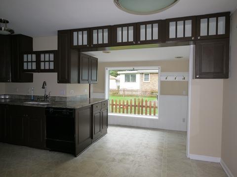 940 E Walnut Ave, Des Plaines, IL 60016 photo 9