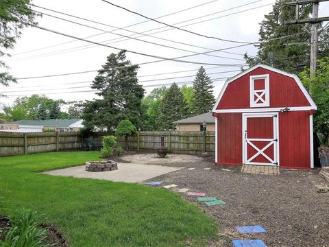 940 E Walnut Ave, Des Plaines, IL 60016 photo 18