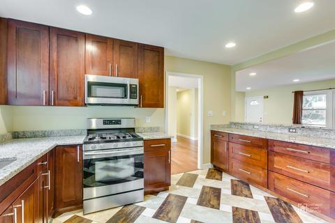 115 Stonegate Rd, Buffalo Grove, IL 60089 photo 8