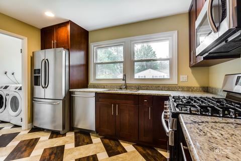115 Stonegate Rd, Buffalo Grove, IL 60089 photo 9