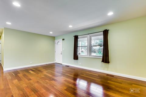 115 Stonegate Rd, Buffalo Grove, IL 60089 photo 5