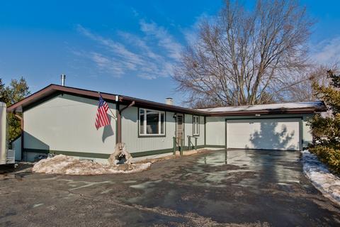 1504 Lee Ln, Spring Grove, IL 60081 photo 2