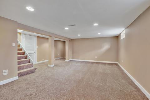 124 Village Rd, Willowbrook, IL 60527 photo 9