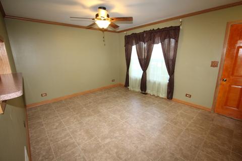 1316 10th St, Harvard, IL 60033 photo 9