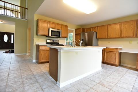 2221 Barrett Dr, Algonquin, IL 60102 photo 6