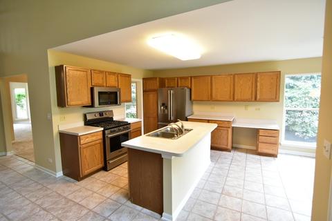 2221 Barrett Dr, Algonquin, IL 60102 photo 5