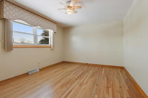 8035 Odell Ave, Bridgeview, IL 60455 photo 9