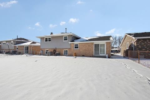 8035 Odell Ave, Bridgeview, IL 60455 photo 3