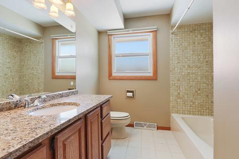 8035 Odell Ave, Bridgeview, IL 60455 photo 8