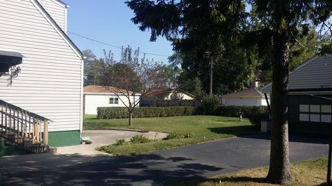 1943 Ash St, Des Plaines, IL 60018 photo 4