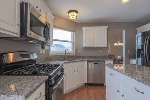 2644 Dunrobin Cir, Aurora, IL 60503 photo 2