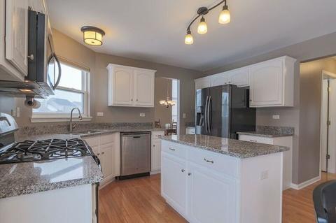 2644 Dunrobin Cir, Aurora, IL 60503 photo 5