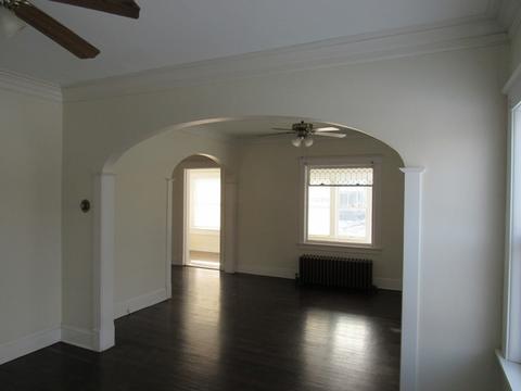 628 Villa St, Elgin, IL 60120 photo 3