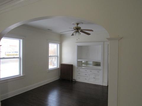 628 Villa St, Elgin, IL 60120 photo 5