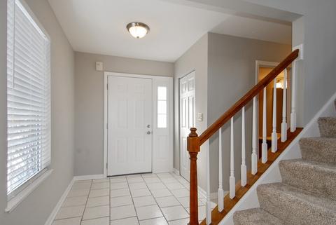 99 Townsend Cir, Naperville, IL 60565 photo 2