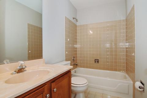 99 Townsend Cir, Naperville, IL 60565 photo 17