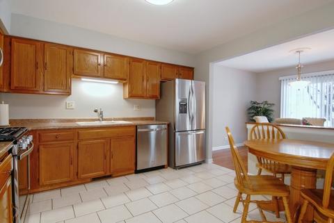 99 Townsend Cir, Naperville, IL 60565 photo 5