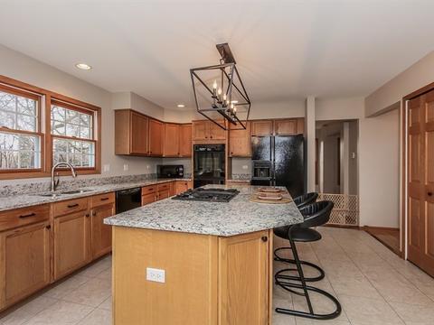 1504 Della Dr, Hoffman Estates, IL 60169 photo 12